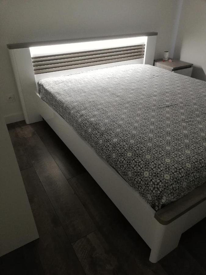 Chambre D'Hotes Chez Sandrine Guitres Exterior photo